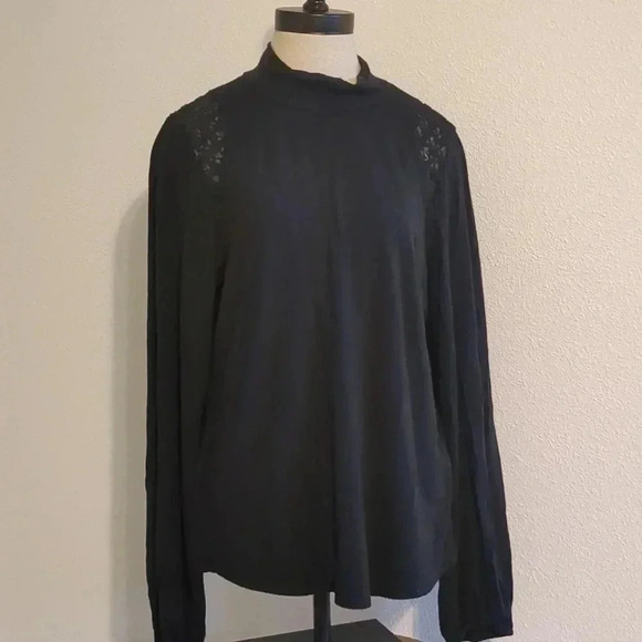 Laundry by Shelli Segal lace shoulder black turtleneck size Large - Picture 1 of 6